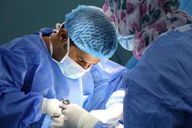 Limb Lengthening Surgery क्या है? खतरे, खर्चा और सच्चाई